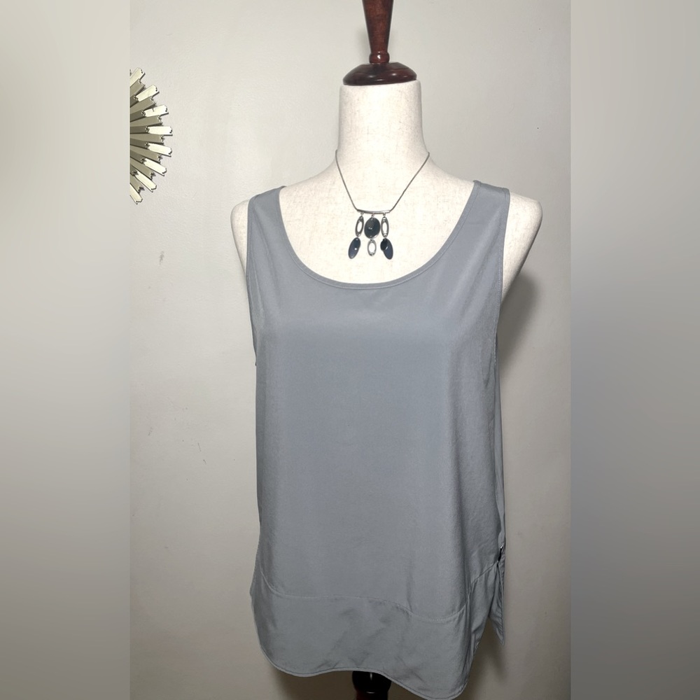 The North Face Explorer City Tank Gray. Size Medium
